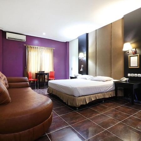 C'One Hotel Pulomas Jakarta Exterior photo