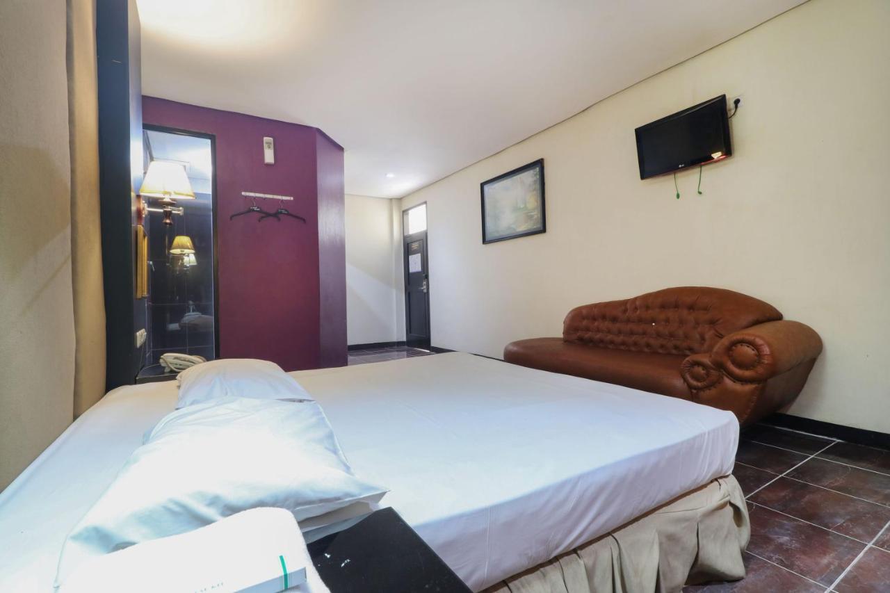 C'One Hotel Pulomas Jakarta Exterior photo