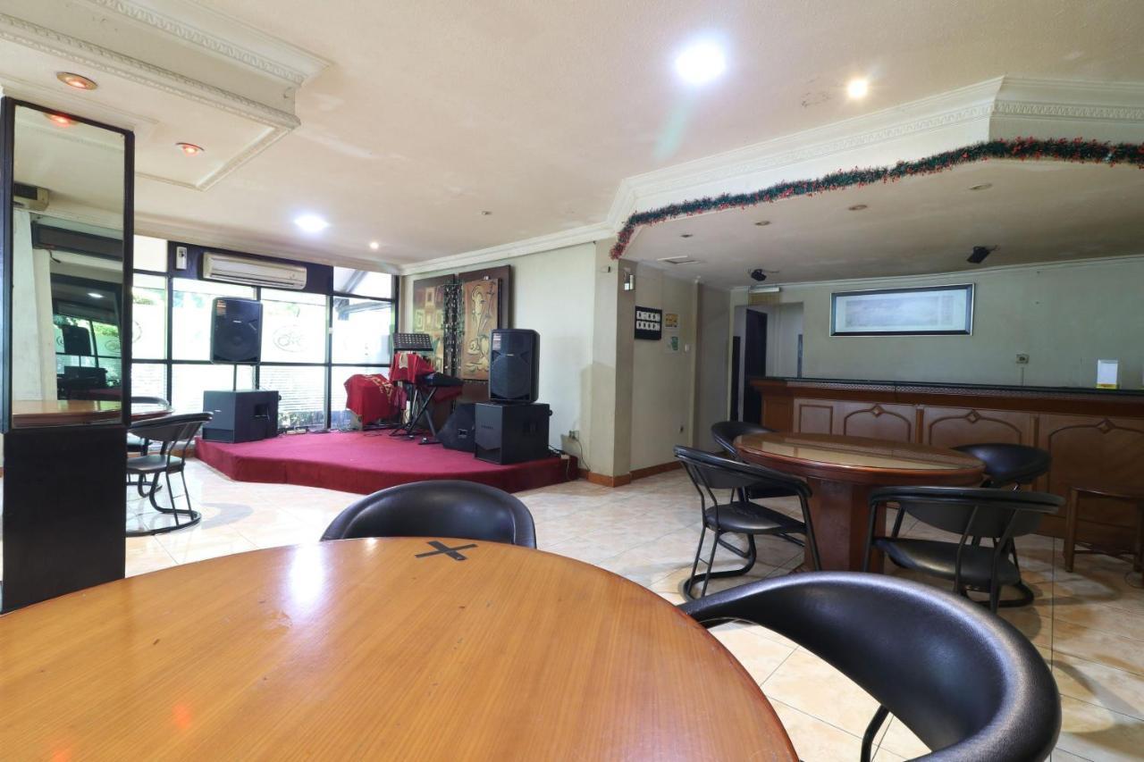 C'One Hotel Pulomas Jakarta Exterior photo