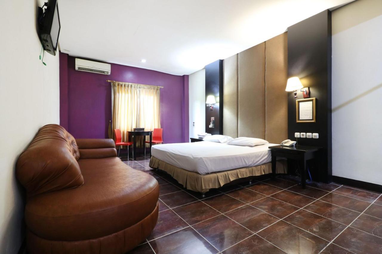 C'One Hotel Pulomas Jakarta Exterior photo