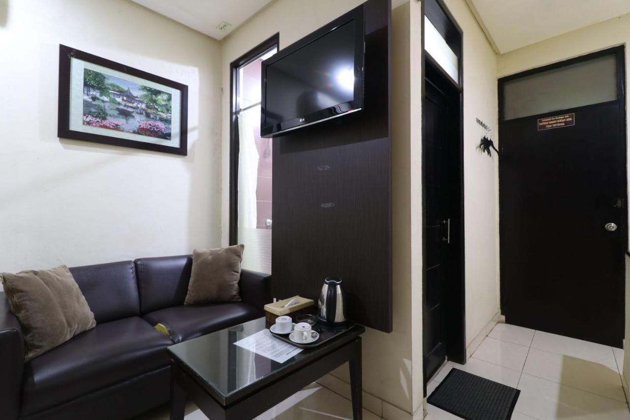 C'One Hotel Pulomas Jakarta Exterior photo